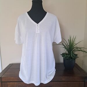 Talbots White Henley Top Women's Size Large TeeTextured Short Sleeved Shirt NWT